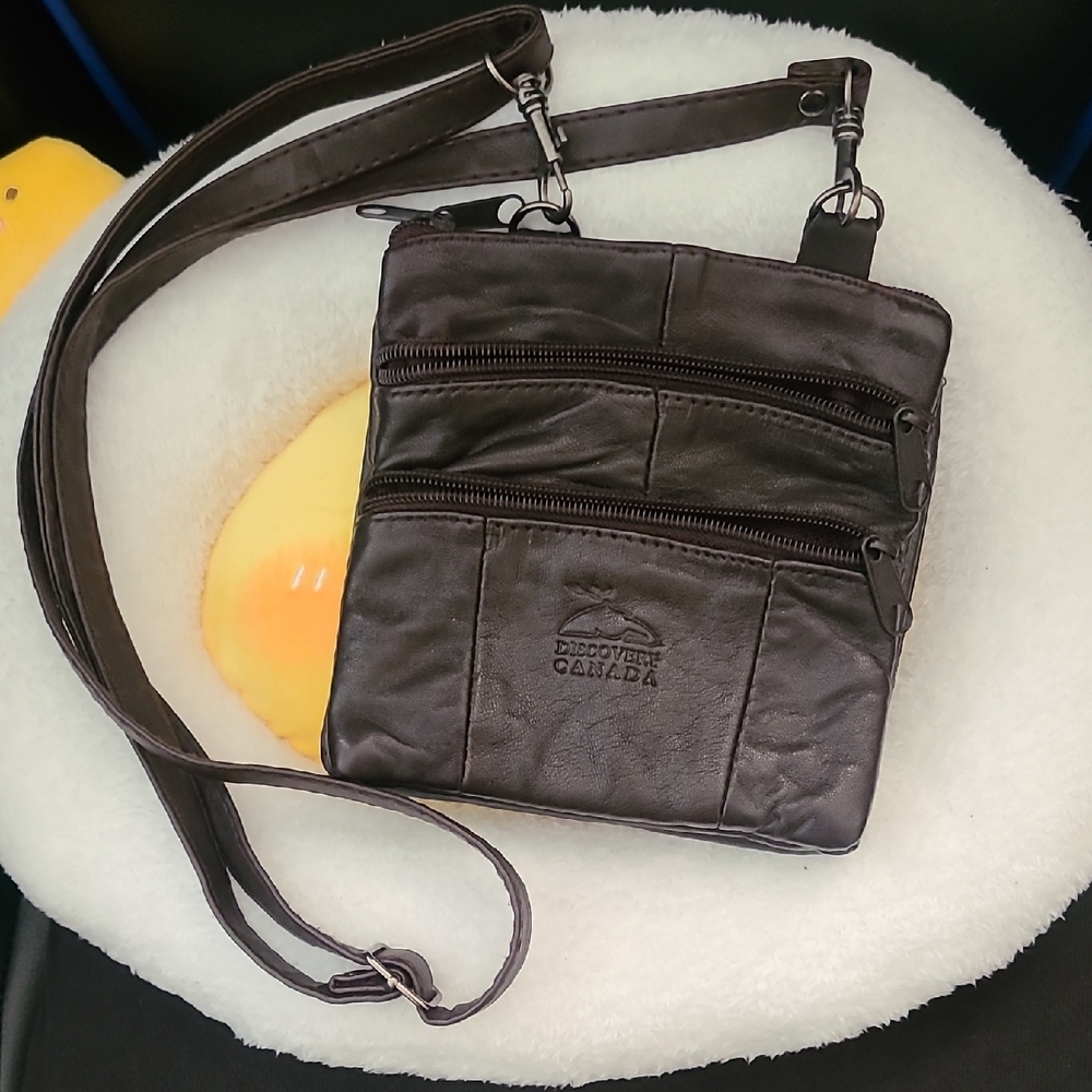 Discovery Canada Brown Leather Crossbody Bag